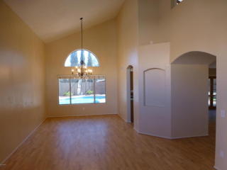 851 Twelve Oaks Blvd, Chandler, AZ 85226-4550