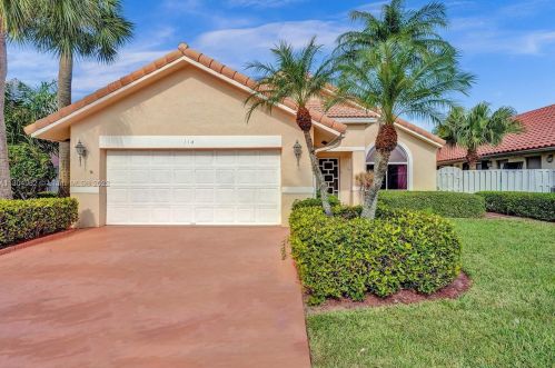 114 Executive Cir, Boynton Beach, FL 33436-1833