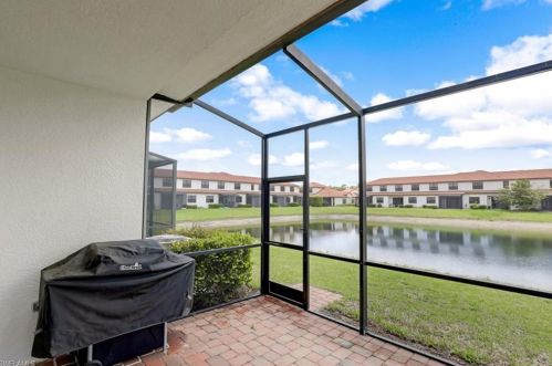 7914 Bristol Cir, Naples FL  34120 exterior