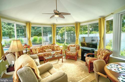 475 Woodcrest Dr, Navy Sup Dpt PA 17050-6854 exterior