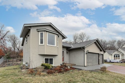 5460 Helena Rd, Saint Paul, MN 55128-3050