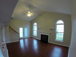 5861 Riverside Dr, Woodbridge VA  22193-3752 exterior