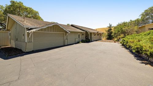 1359 Westgate Ln, Penngrove, CA 94951-9637