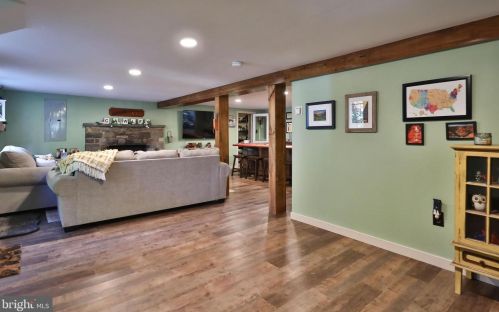 126 Dark Hollow Rd, Pipersville PA  18947-9369 exterior