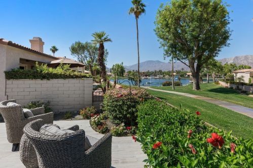 48221 Calle Florista, La Quinta CA  92253-2251 exterior