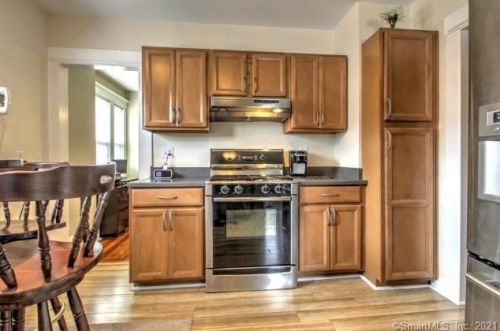 398 Milford Point Rd, Milford CT  06460-5337 exterior