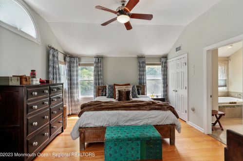 17 Grant Pl, Tinton Falls NJ  07701-2117 exterior