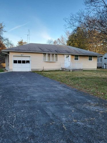 18 Sucich Pl, New Hamburg, NY 12590-4419
