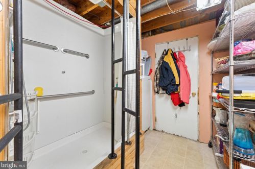 16309 Poplar Hill Rd, Haymarket VA  20169-2101 exterior