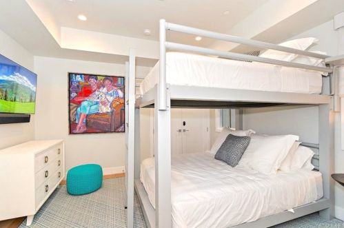 420 31st St, Manhattan Beach CA  90266-3975 exterior