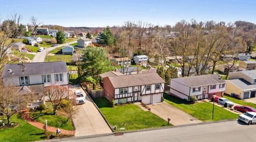 319 Ligonier Ln, New Kensington, PA 15068-9359