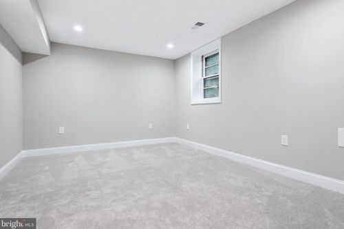 3010 Rosemary Ln, Falls Church VA  22042-1840 exterior