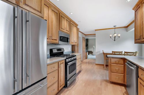 1900 Laura Ln, Waukesha WI  53186-2808 exterior