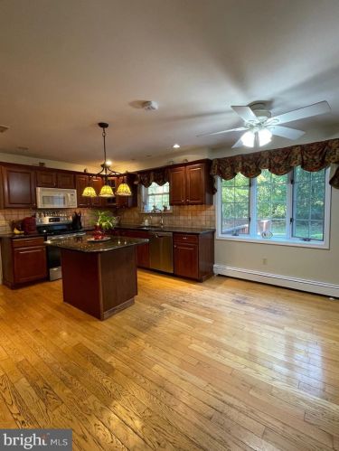 957 Powderhorn Dr, Lansdale PA  19446-5530 exterior