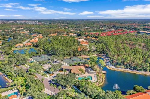 5893 Northridge Dr, Naples FL  34110-2376 exterior