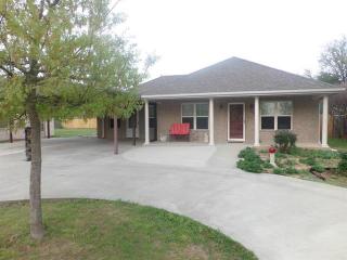 575 Hitt St, Boyd, TX 76023-3333