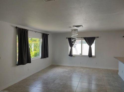 649 101st Ave, Naples, FL 34108-3204