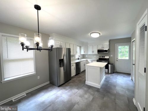 585 Artis Dr, Dover DE  19904-5626 exterior