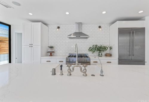 117 Harvard Ln, Seal Beach CA  90740-2508 exterior