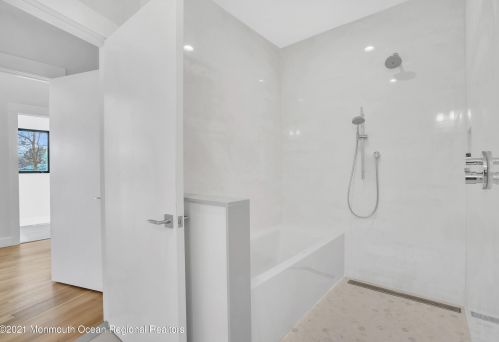 49 Cherokee Ln, Bricktown NJ  08724-4405 exterior