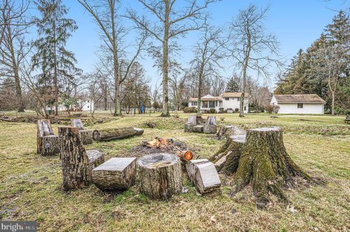 678 Cathcart Rd, Blue Bell PA  19422-1404 exterior