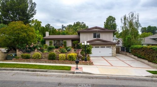 26341 Torreypines Dr, Santa Clarita, CA 91321-2231