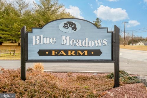 6027 Meade Ct, Harrisburg PA  17112-8546 exterior