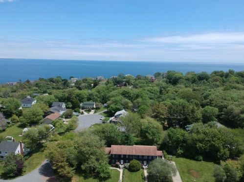 38 Noble St, South Kingstown, RI 02882-3941