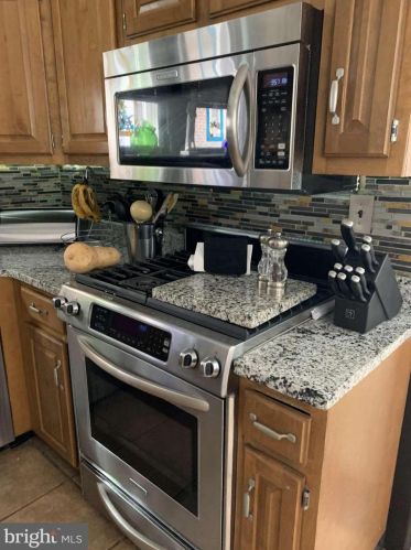 1726 Locust St, Norristown, PA 19401-3012
