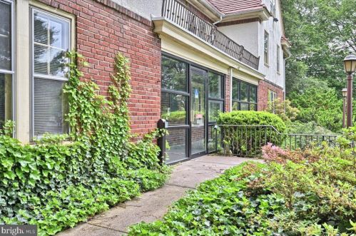 646 Race Ave, Lancaster PA  17603-2632 exterior