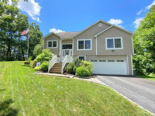 82 Grant St, Sloatsburg, NY 10974-1617