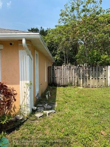 10043 Boynton Place Cir, Boynton Beach, FL 33437-2606