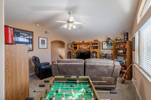 8686 White Peacock Way, Elk Grove CA  95624-3701 exterior