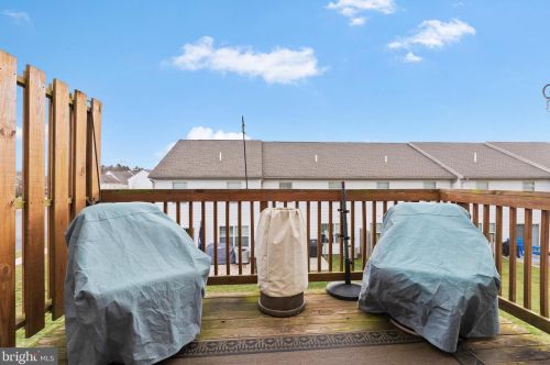 262 Melbourne Ln, Navy Sup Dpt PA  17055-6674 exterior