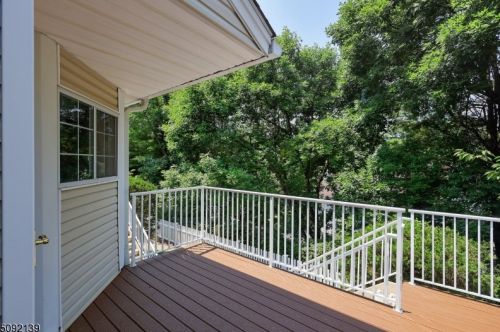 56 Academy Ct, Bedminster NJ  07921-1805 exterior