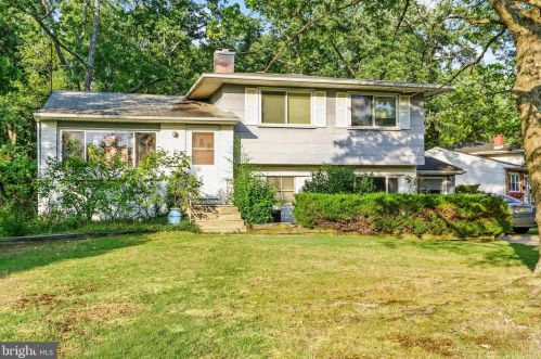 18 Timber Dr, Barrington, NJ 08007-1444