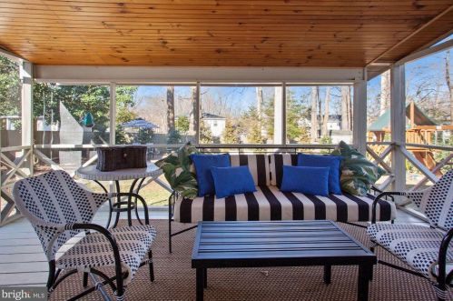 6618 Huntsman Blvd, Springfield VA 22152-2622 exterior