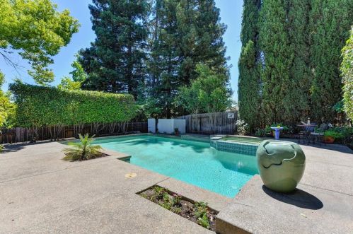 102 Seafarer Ct, Folsom CA  95630-2332 exterior