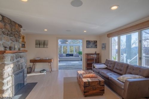 22 Crag Pl, Skyline Lakes NJ  07456-1814 exterior