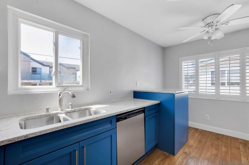 2045 Oliver Ave, San Diego CA 92109-5549 exterior