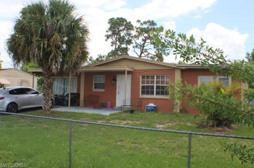 22 Abaco St, Lehigh Acres, FL 33936-7102