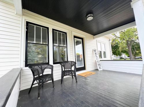 250 Caroline St, Manchester WI  53946-8518 exterior