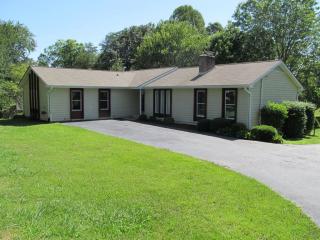 315 Melissa Way, Hendersonville, NC 28791-8523