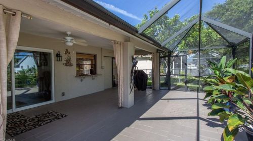 905 52nd St, Cape Coral FL  33914-7086 exterior