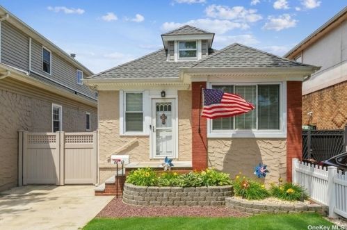 88-12 247th St, Jamaica, NY 11426-1824