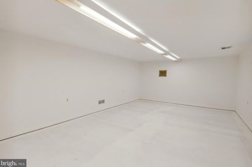 13100 Furnace Mountain Rd, Lovettsville VA  20180-2418 exterior