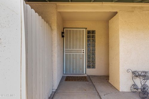 17645 Lindner Dr, Glendale, AZ 85308-3543