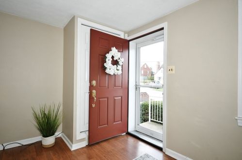 871 Gladys Ave, Pittsburgh, PA 15216-3902