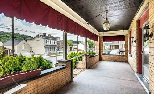 925 6th Ave, New Brighton, PA 15066-1930