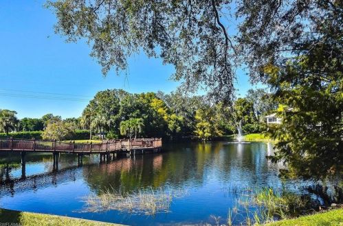 6809 Satinleaf Rd, Naples FL  34109-7189 exterior